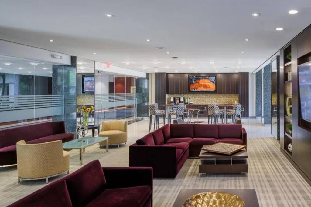 Elegant Apartment W Views At Crystal City Arlington Exterior photo