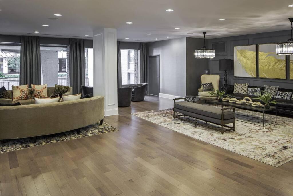 Elegant Apartment W Views At Crystal City Arlington Exterior photo