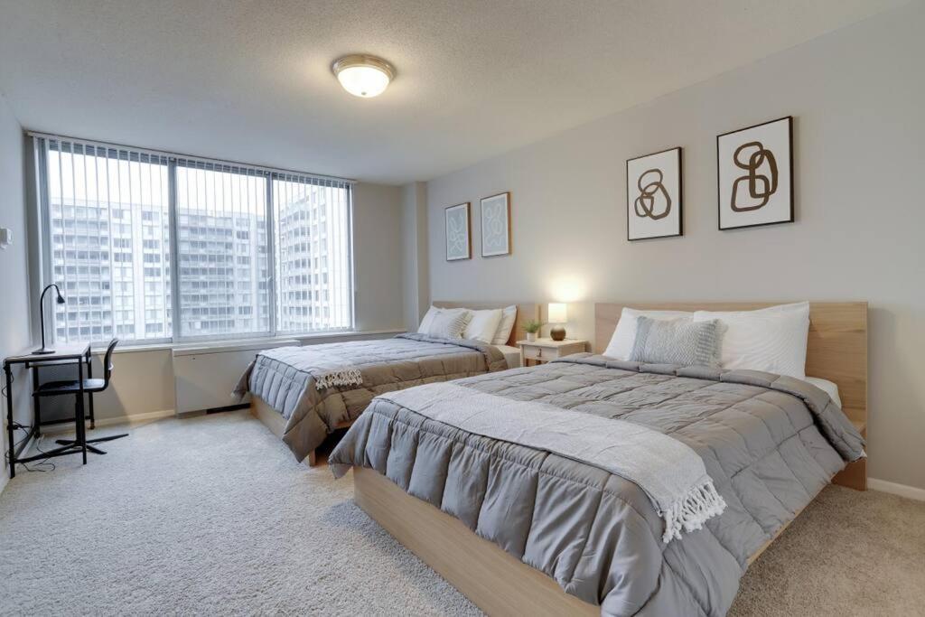 Elegant Apartment W Views At Crystal City Arlington Exterior photo