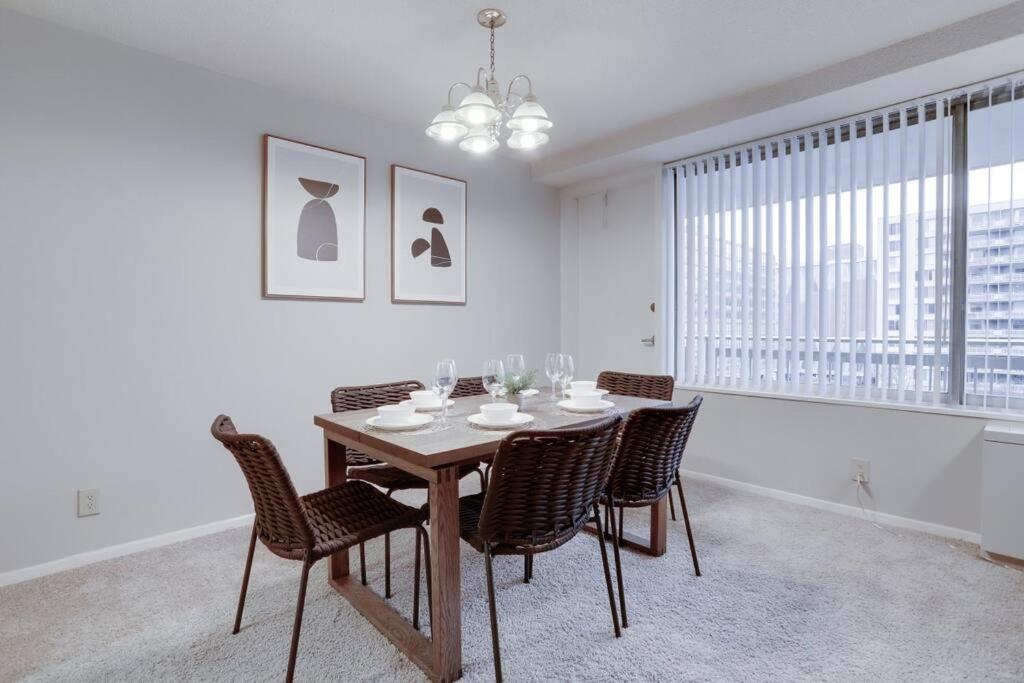 Elegant Apartment W Views At Crystal City Arlington Exterior photo